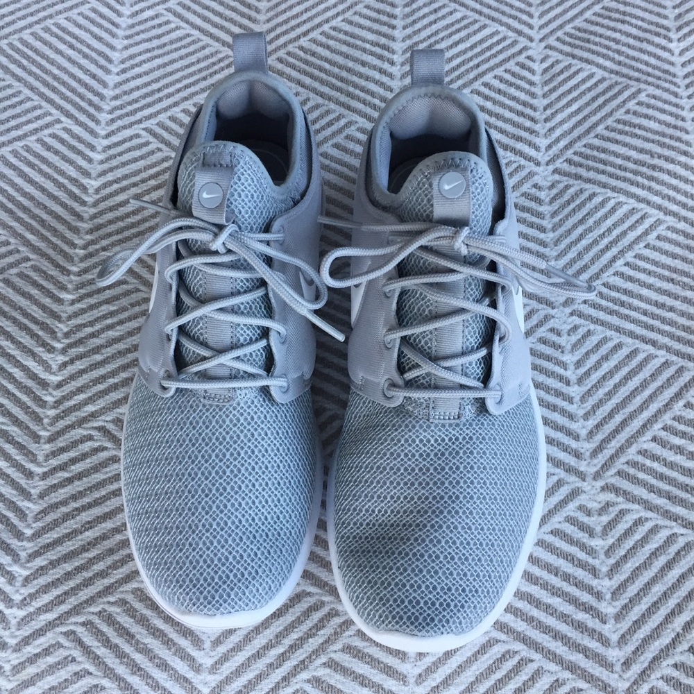 Nike Grey Roshe Two Sneakers - Picture 4 of 4